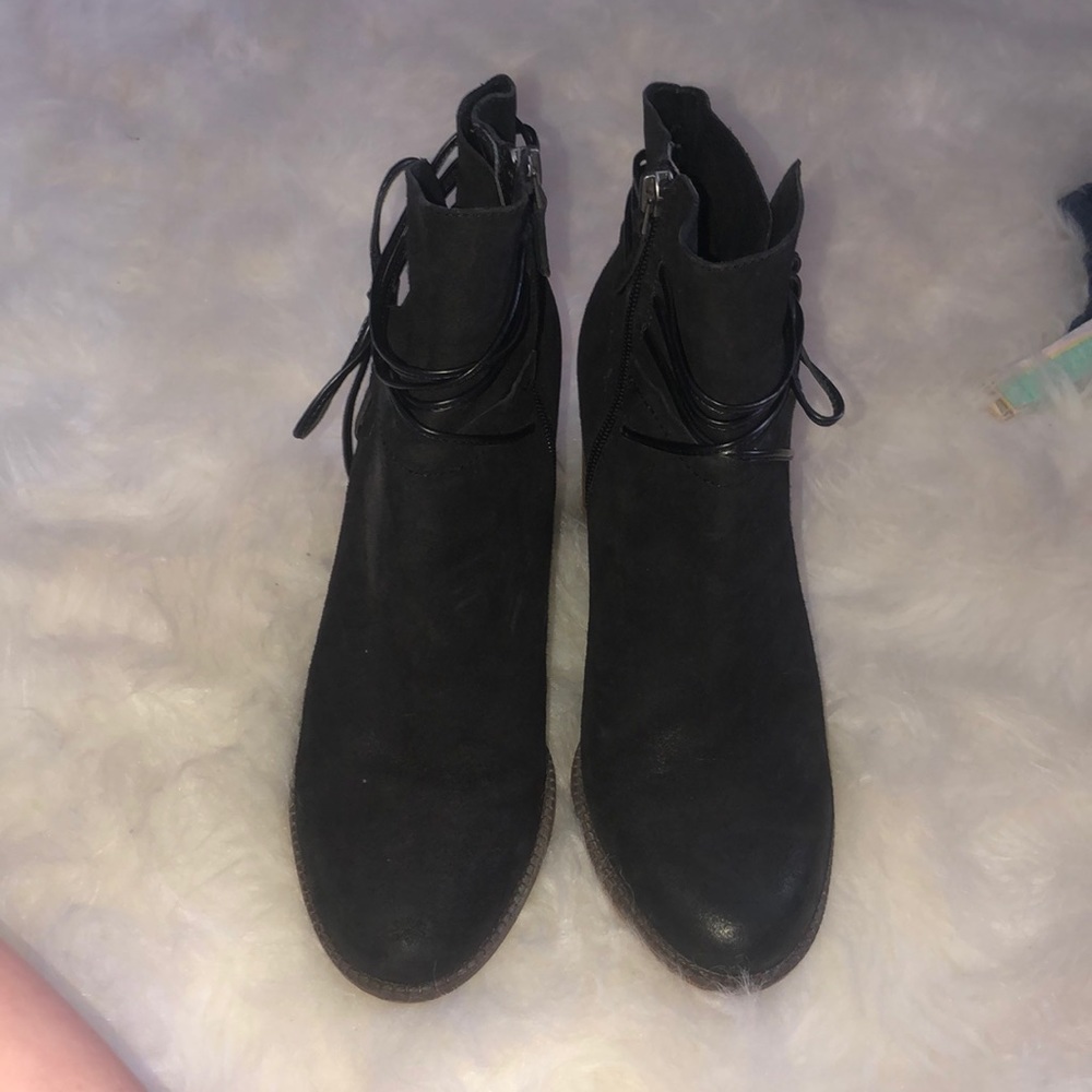 booties - Picture 2 of 4